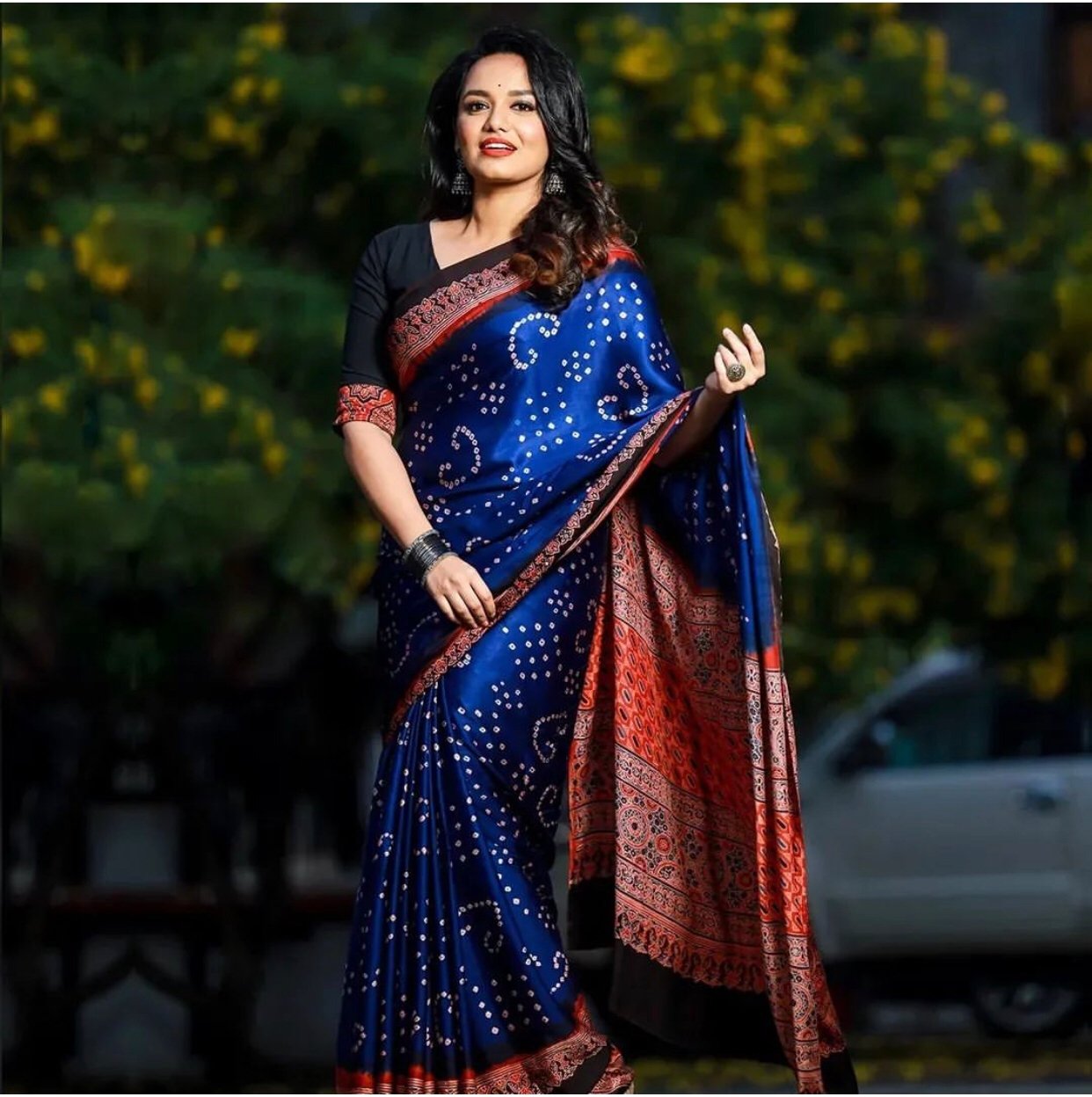 Buy EXCLUSIVA Navy Blue Hand Cut Work Saree with Unstitched Blouse online