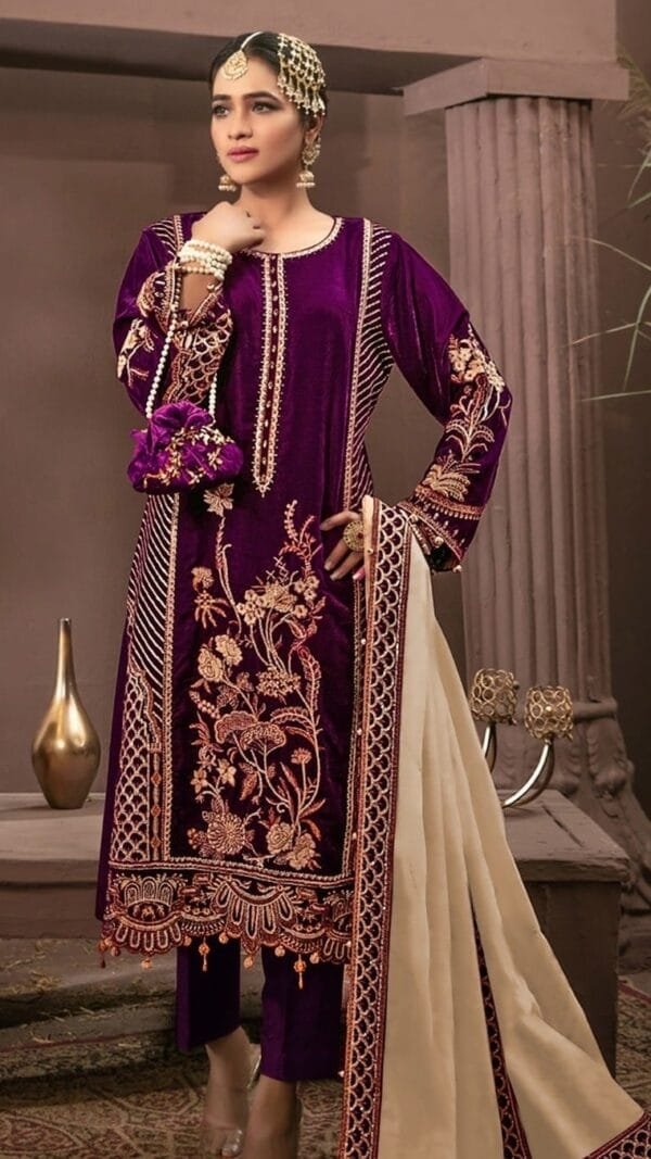 Online Pakistani Suits Wholesale