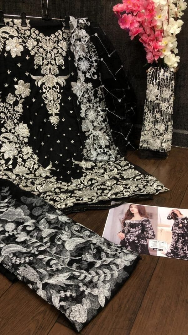 Pakistani Suits Wholesale In Ahmedabad