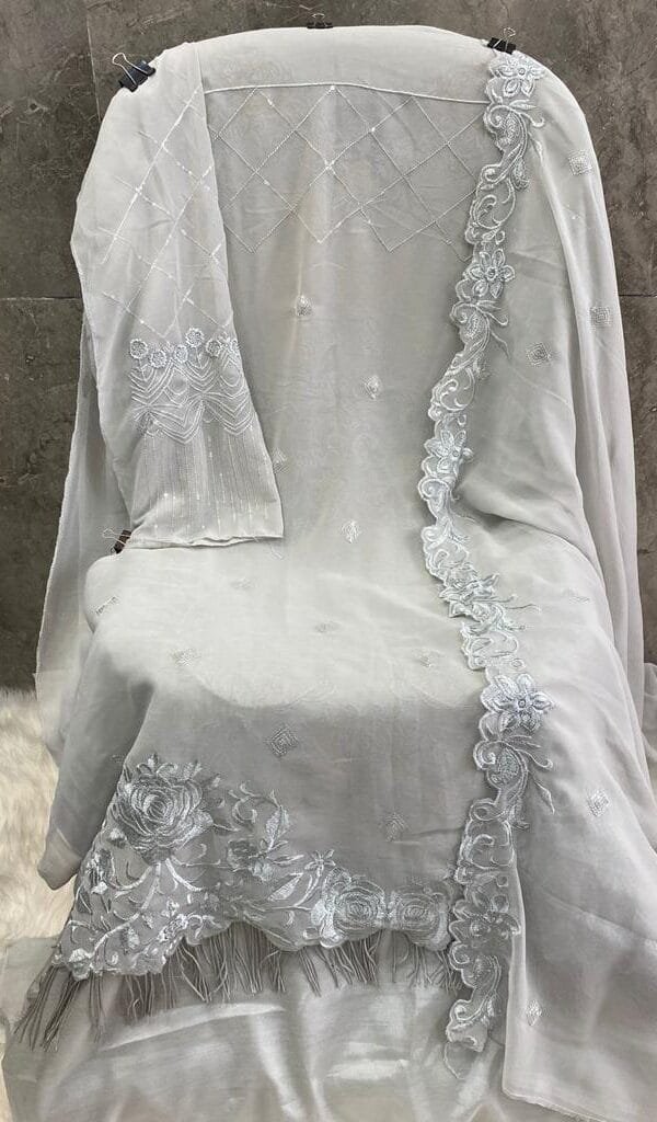 Pakistani Suits Wholesale In Dubai