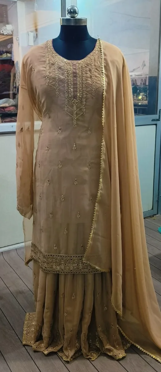 Pakistani Suits Wholesalers In ChandniChowk