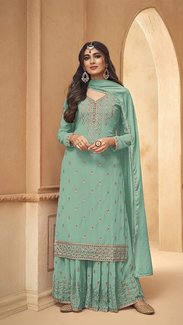 Pakistani Suits Wholesalers In Surat