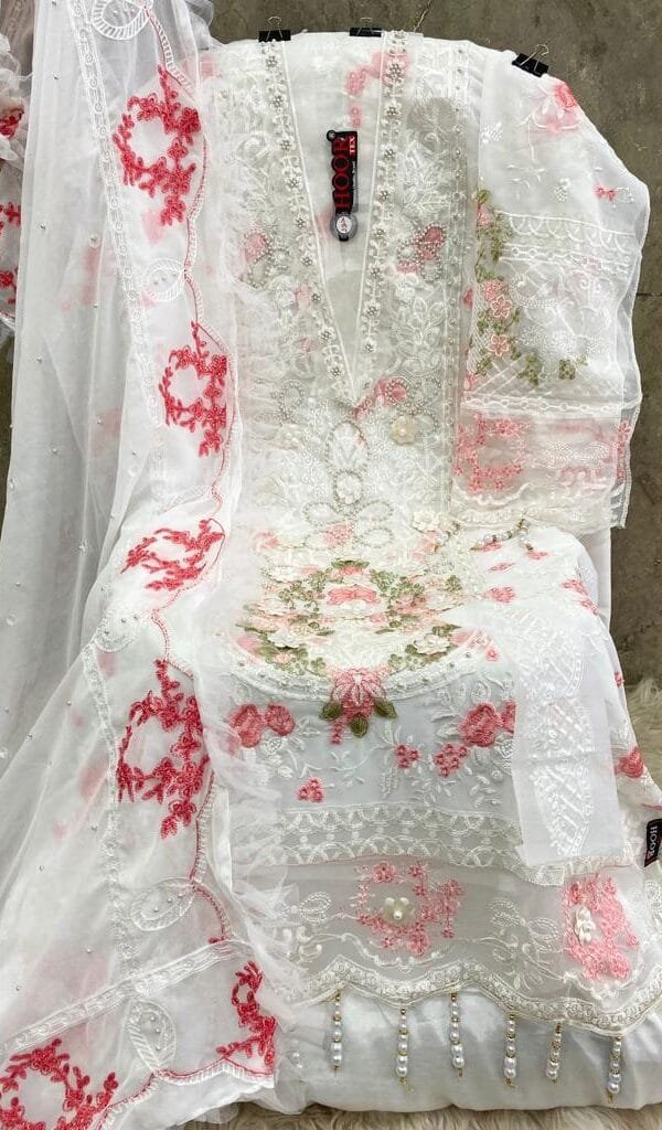 Wholesale Dealers Of Pakistani Suits In India