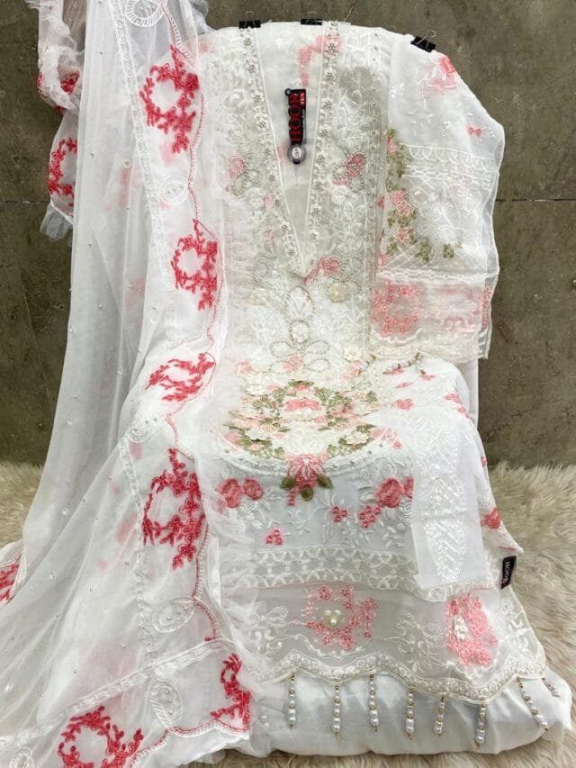 Wholesale Pakistani Suits In Pakistan
