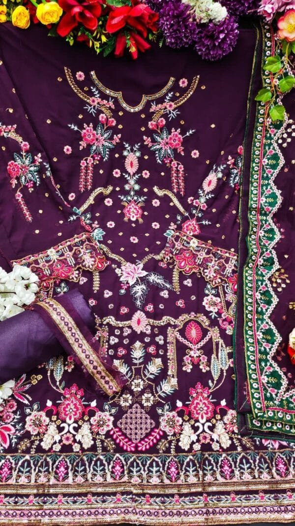 Wholesalers Of Pakistani Suits In Pakistan