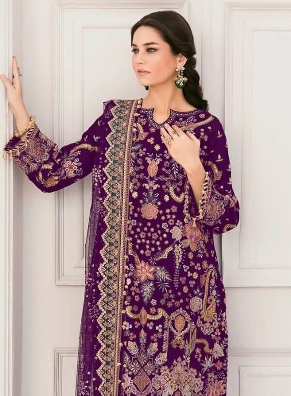 Wholesalers Of Pakistani Suits In Pakistan