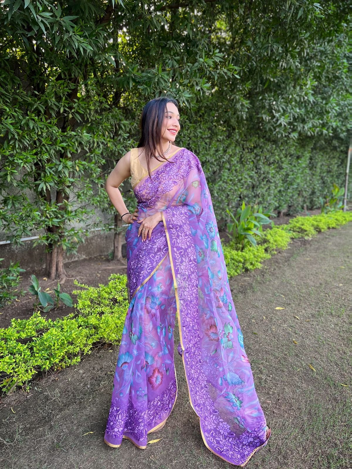 7% OFF on Gardenvareli Animal, Abstract Or Both? Floral Brasso Blue Printed  Saree on Snapdeal | PaisaWapas.com