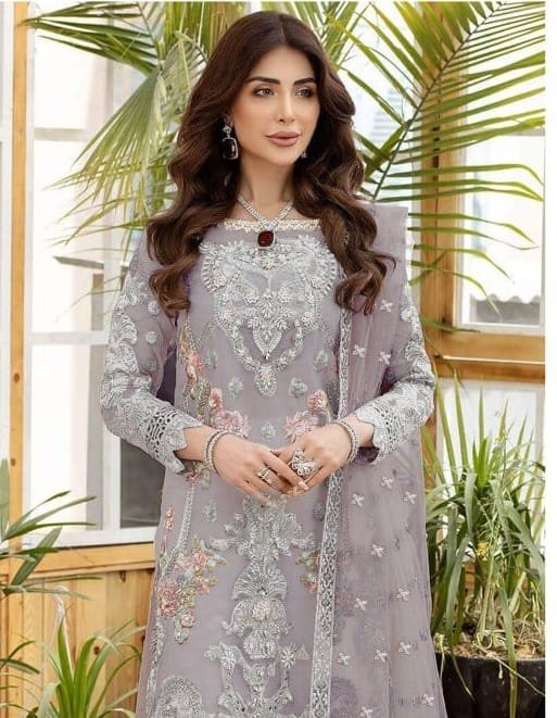 Pakistani clothing outlet shops