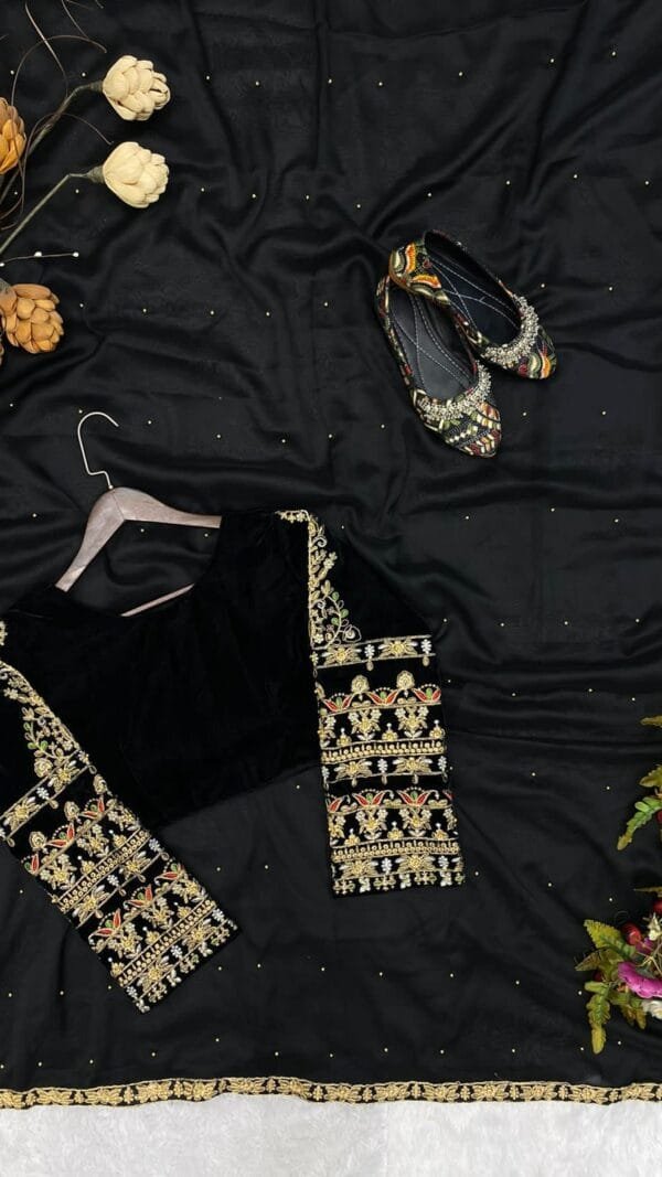 Black New TrendingVelvet Moti Work Saree
