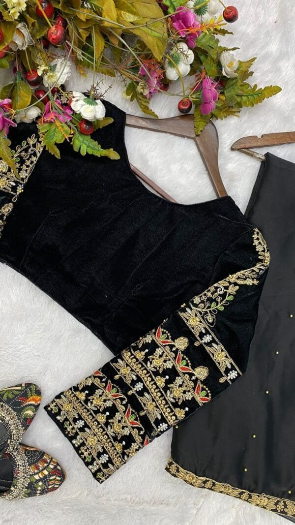 Black New TrendingVelvet Moti Work Saree