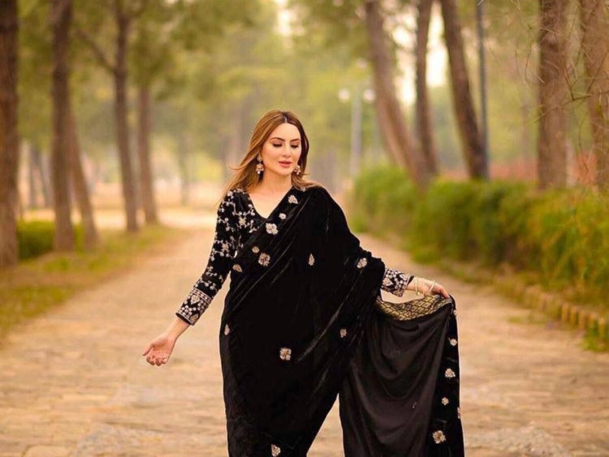 Black Night Sky Sitara Saree – Rang Riwaaz