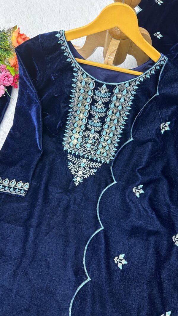 Blue Velvet With inner Thred Work With Sequnce Pakistatani Suits in Sale