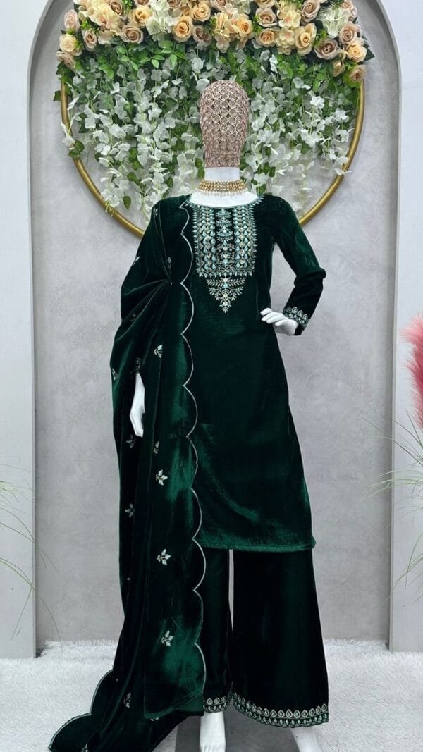 Green Velvet With inner Thred Work With Sequnce Pakistatani Stuis in Sale