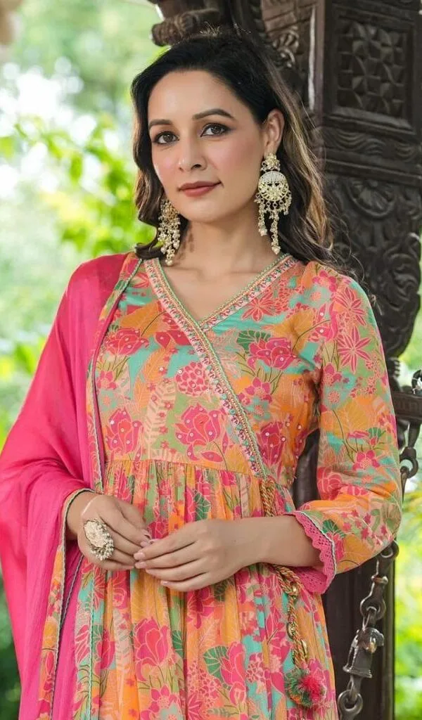 Alia Cut Dresses Stylish FREECOD - SareesWala.com Alia Cut Dresses Stylish FREECOD - SareesWala.com