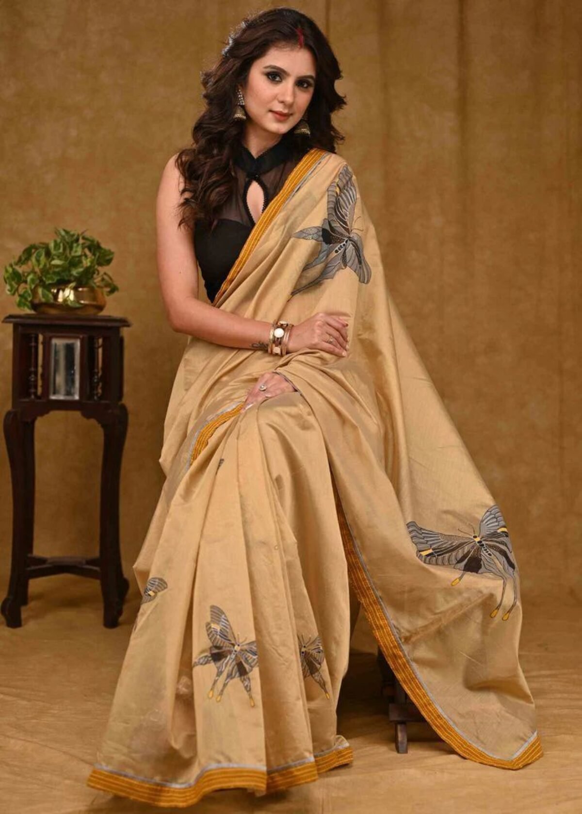 Beautiful Madurai Raw Tussar Silk Saree with Striking Temple design - Biscuit  colour