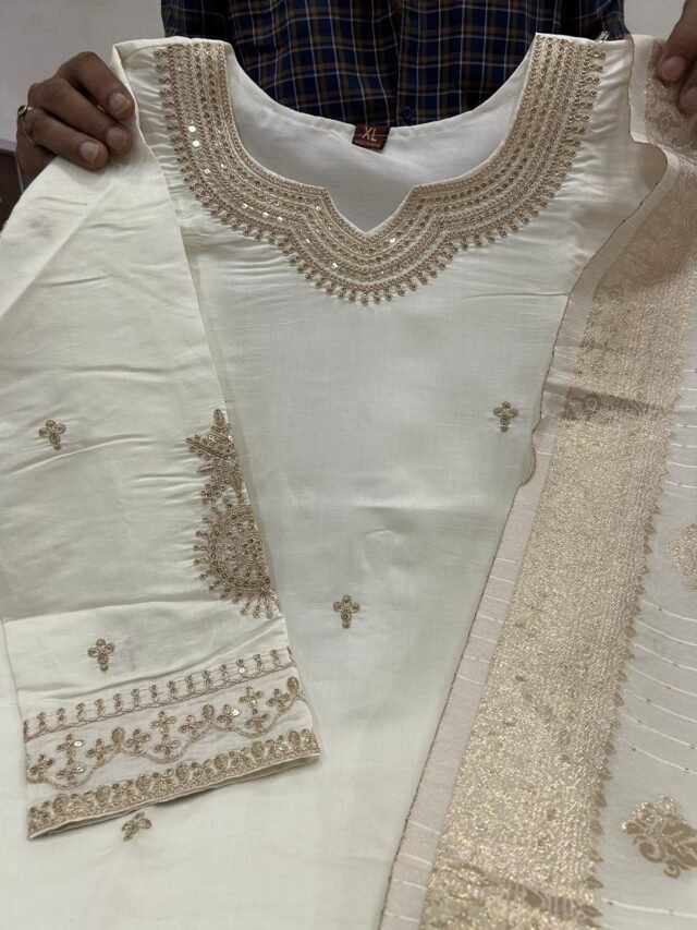 Ethereal White Kurta Set For Women 