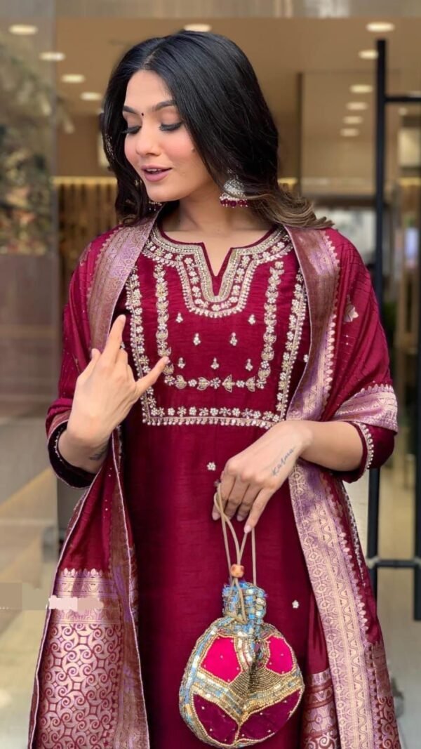 Royal Threads Kurta Set For Women