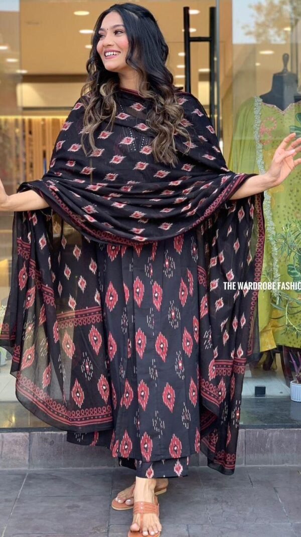 Vogue Kurta Set for Women