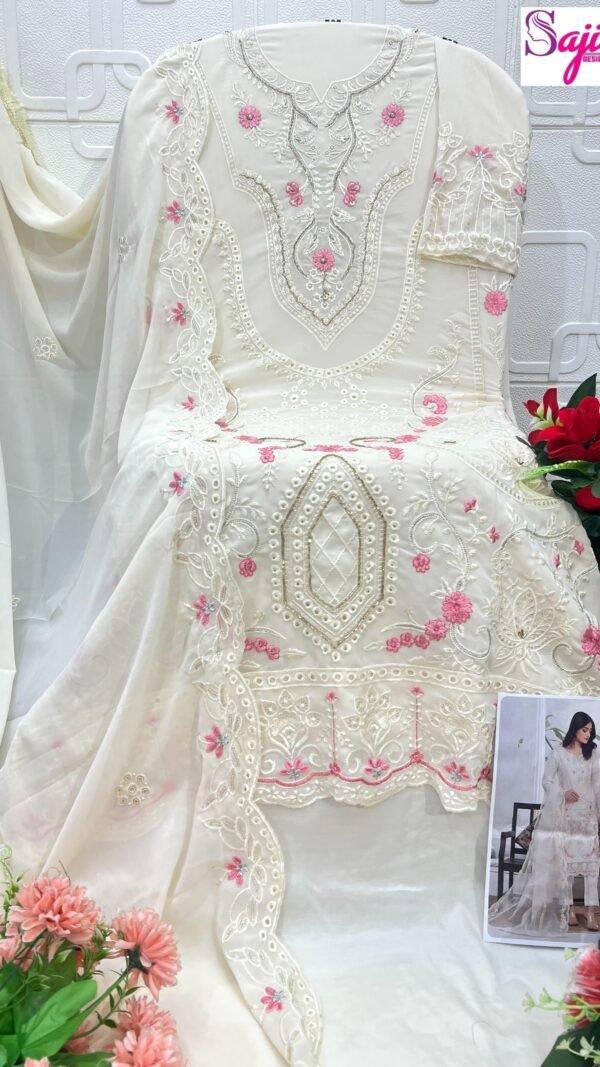 Pakistani Designer Suit Wholesale – Luxury 2025 Collection