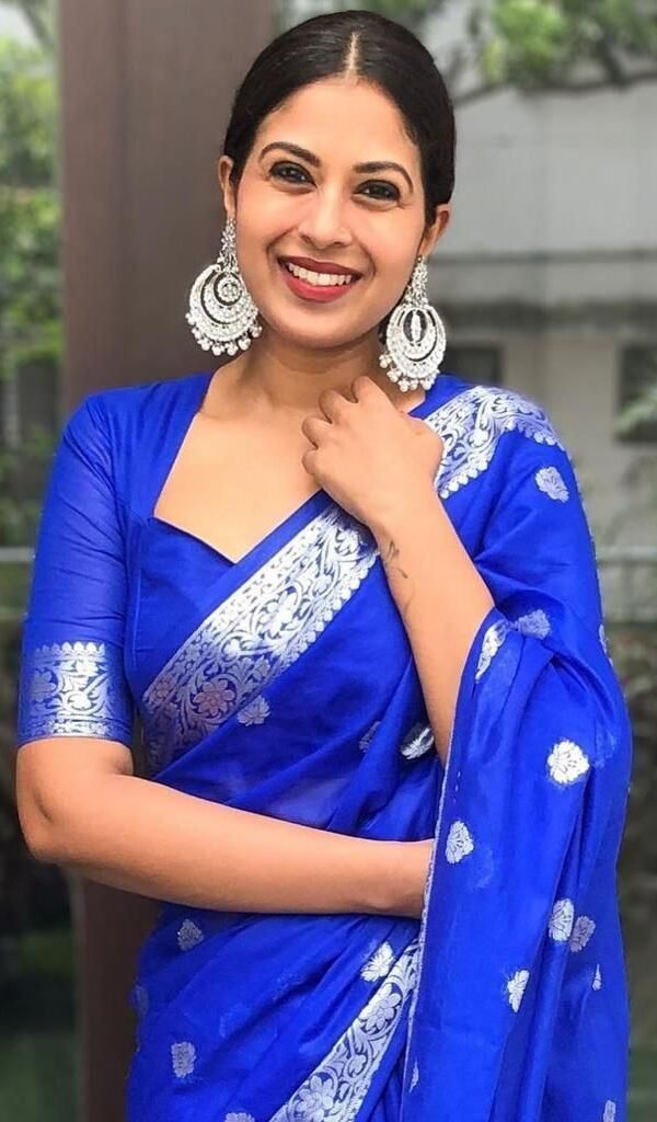 Buy Soft Lichi Silk Saree Online Under ₹1000 Blue Jacquard Saree for Women