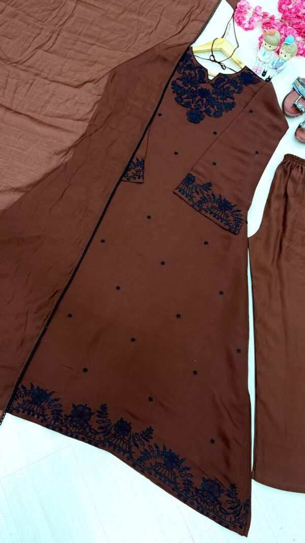 Alternative view of Celebrity Inspired Kaftan Suit Set Under 2000 with Palazzo & Dupatta | Designer Party Wear