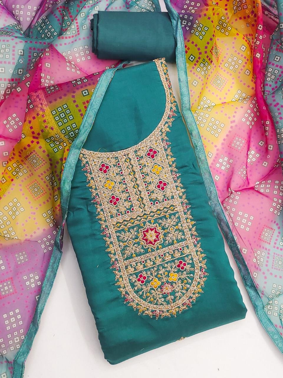 Buy Designer Pakistani Suit with Organza Dupatta Under 1000 - Image 4